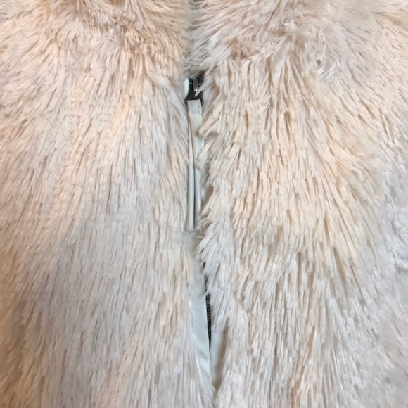 Beulah Boho Furry Teddy Bear Vest - Picture 5 of 8